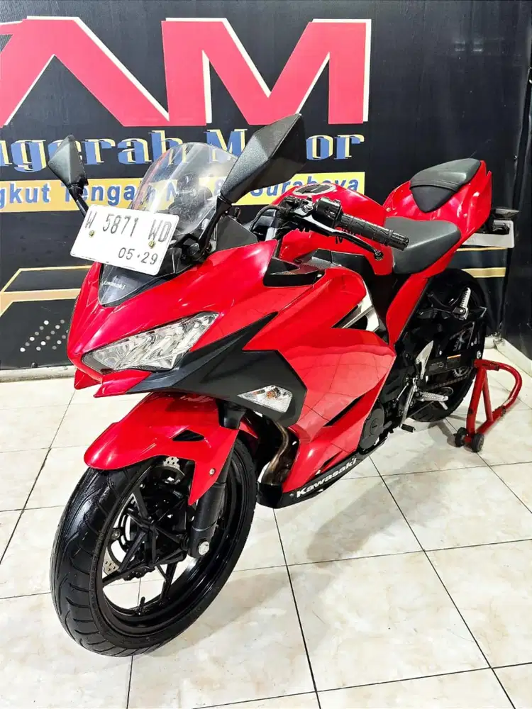 Buruan ambil Kawasaki New Ninja 250 FI reg 20 19 dp 8jt an mulus