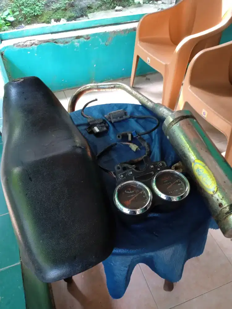 jual knalpot dan speedo meter, jok, dan kuil, CDI, Ex suzuki Thunder