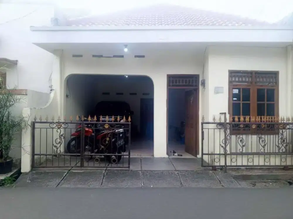 DISEWAKAN RUMAH STRATEGIS SERBAGUNA  KAWASAN PASAR MINGGU JAK-SEL