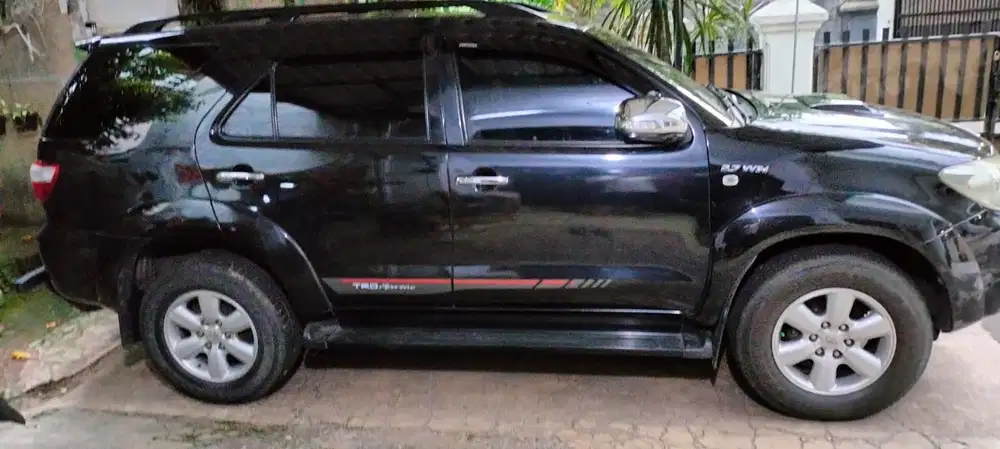 Toyota Fortuner 2010 Bensin