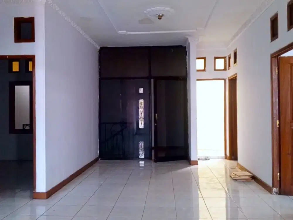 DISEWAKAN RUMAH FULL FURNISH – SIAP HUNI Lokasi Premium Dekat kampus UNAS - SMA Negri 28 jatipadang Pasar Minggu Jak-sel