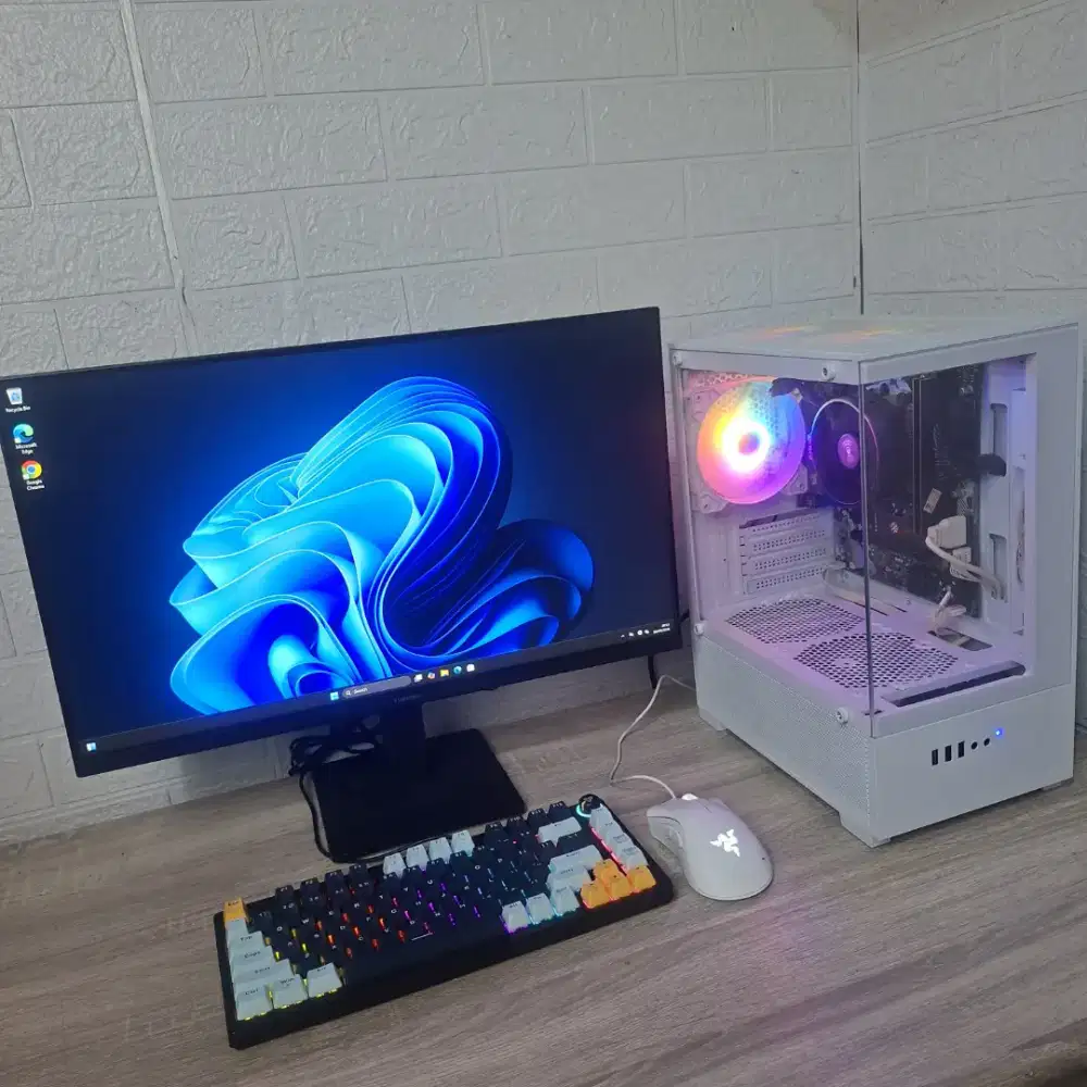 PC set Gaming Grafis Ryzen 5 5500GT RAM 16 NVMe512 Radeon Graphic 24in