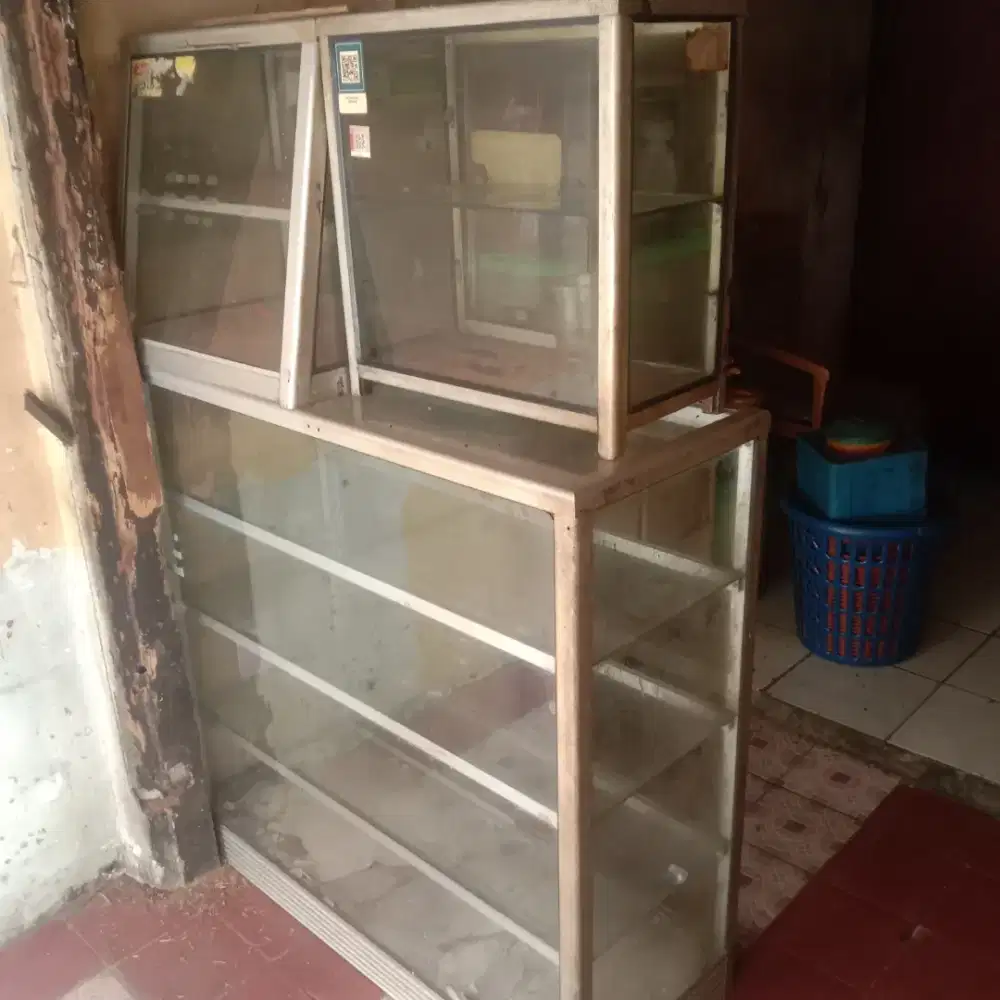 Jual etalase Kaca