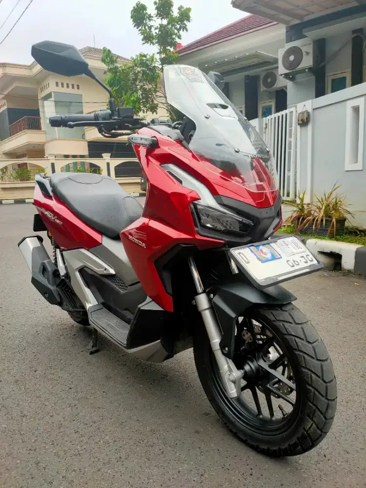 ADV 160 2025 km 3rb like new