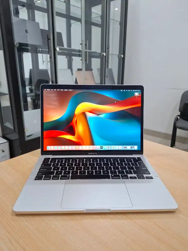 Macbook Pro 2020 i5 16/256