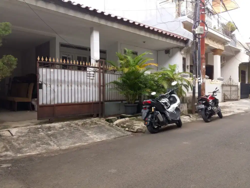 Di sewa rumah dalam komplek pasar Minggu bisa untuk kantor