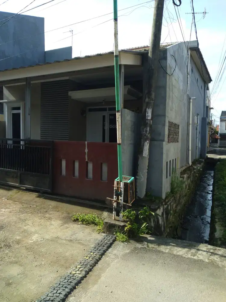 Disewakan rumah ciceri permai 3