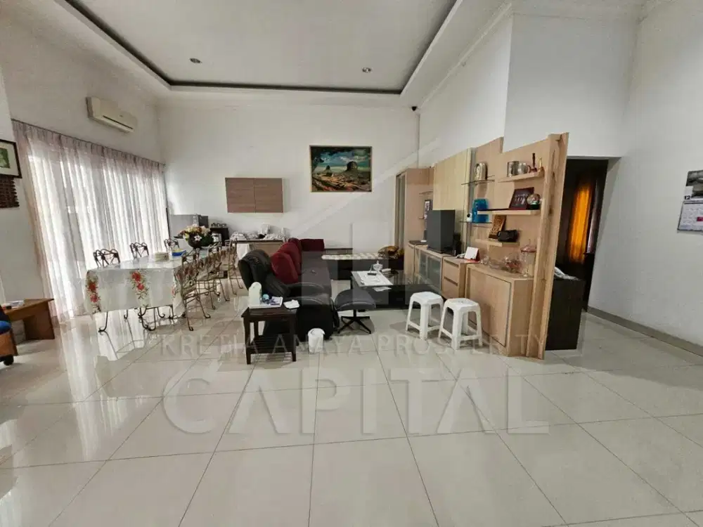 RUMAH LUAS ADA KOLAM RENANG DI MUARA SARI BANDUNG