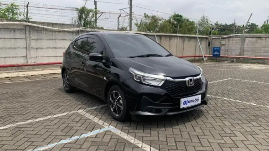 TDP 9,JT, Honda Brio Satya 1.2 E Bensin-AT Hitam 2025