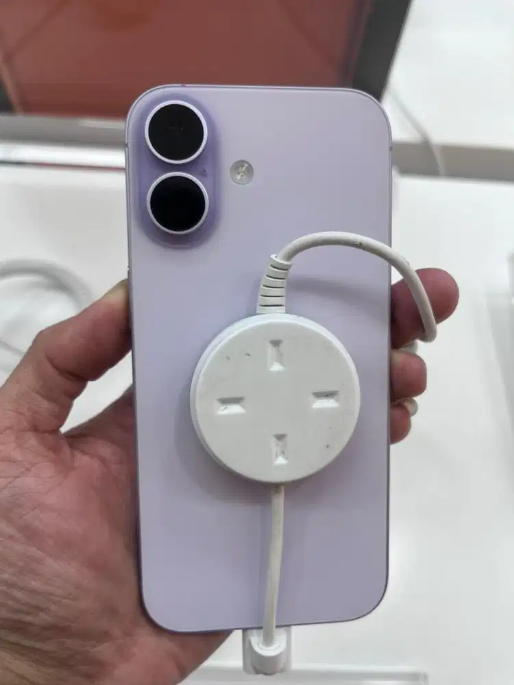 Kredit iPhone 17 Lavender iBox | Promo Bunga 0%