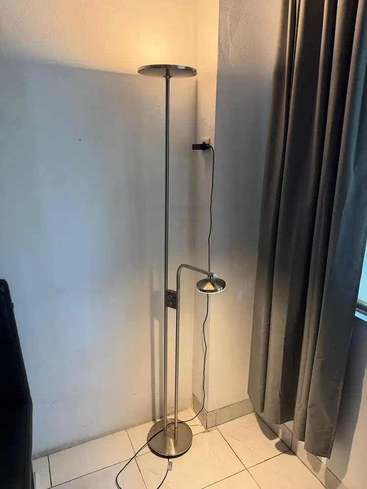 DIJUAL LAMPU LANTAI/LAMPU BACA LED ISJAKT IKEA