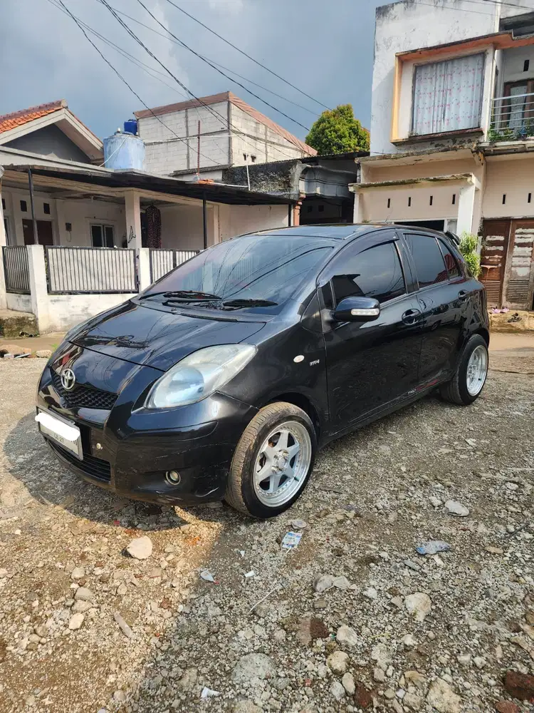 Toyota Yaris 2011 Bensin siap pakai