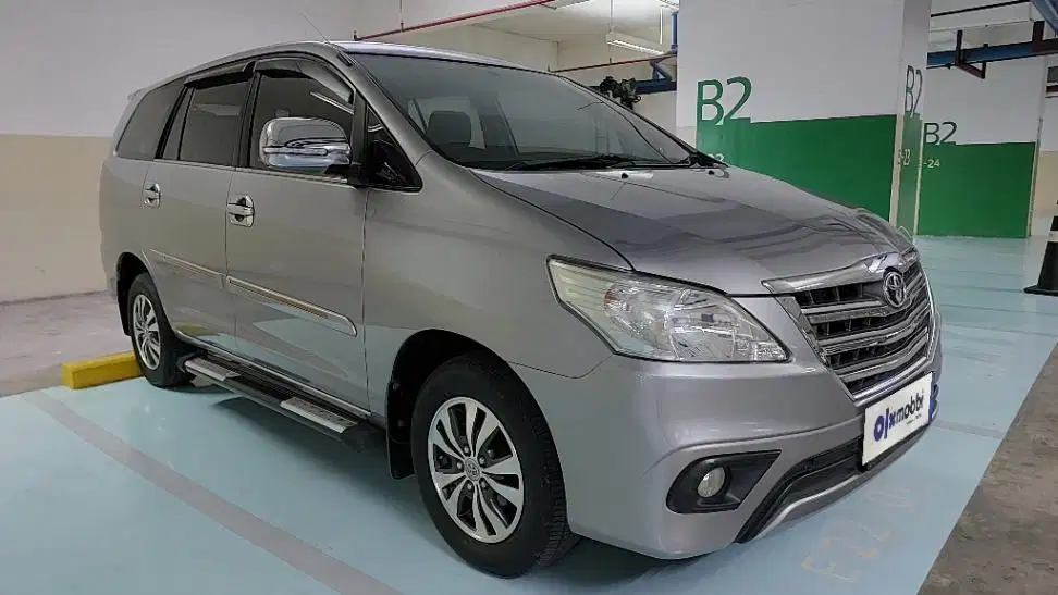 TDP 9,JT, Toyota Kijang Innova 2.0 G Bensin-AT Silver 2015