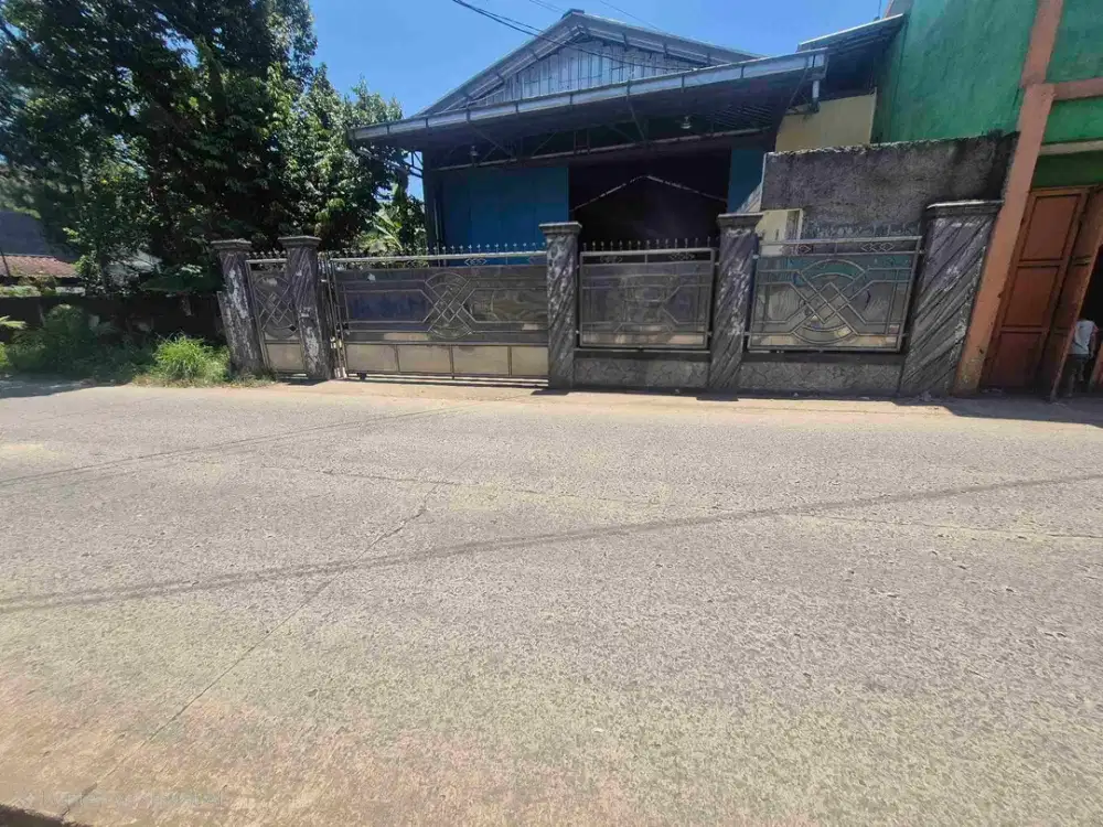 Eks pabrik lengkap dengan kantor di kawasan industri sentul