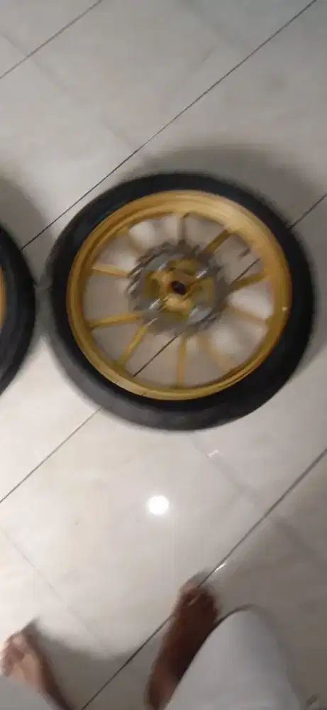 Velk Vnd ninja rr ban Pirelli donat