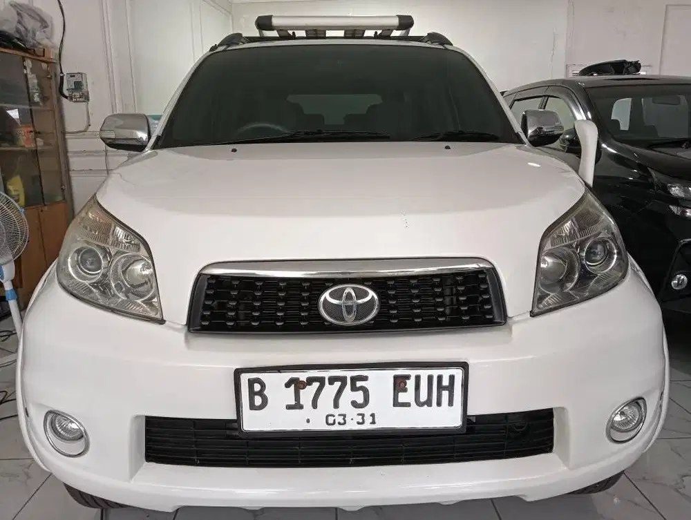 Toyota rush s matic DP 10jt tahun 2013