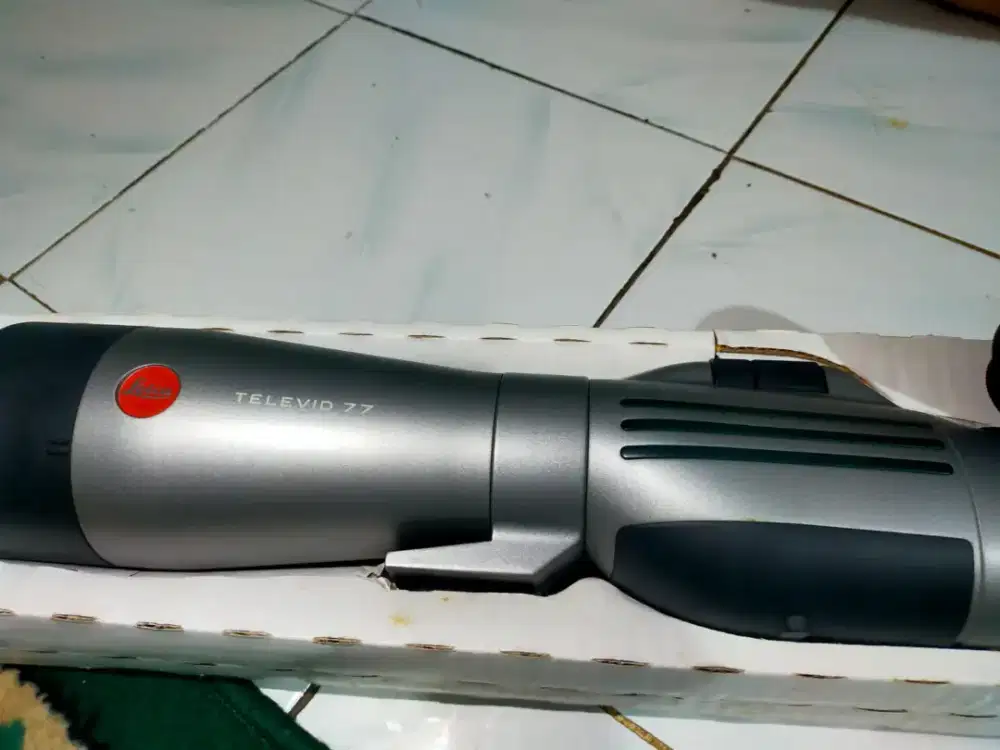 Jual aja udah gak pernah di pake Leica Televid 77 spotting scope.