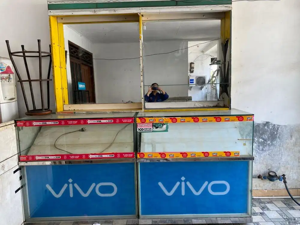 Etalase konter + rak acc