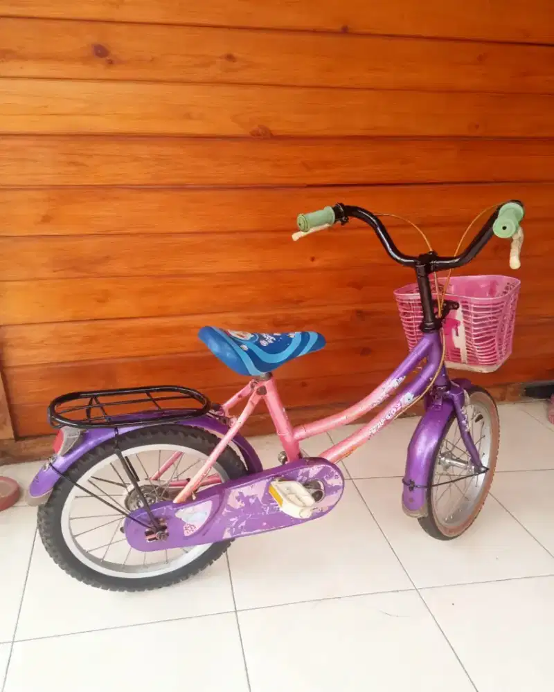 Sepeda anak cewek uk16