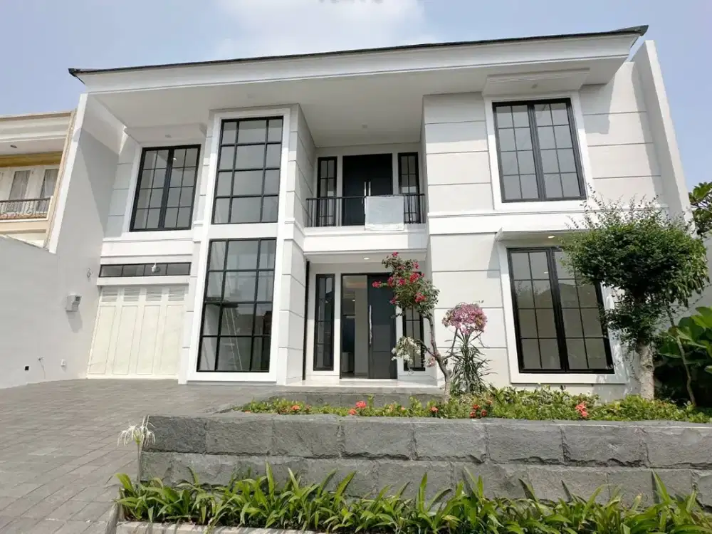 Dijual Rumah Luas dan Bagus, Dekat G-Walk, Citraland, Surabaya