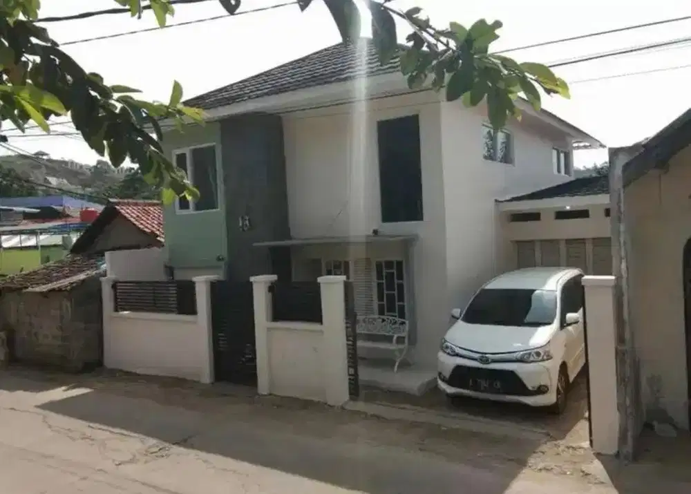 Disewakan Rumah Garasi Luas dekat Unjani Cibeber