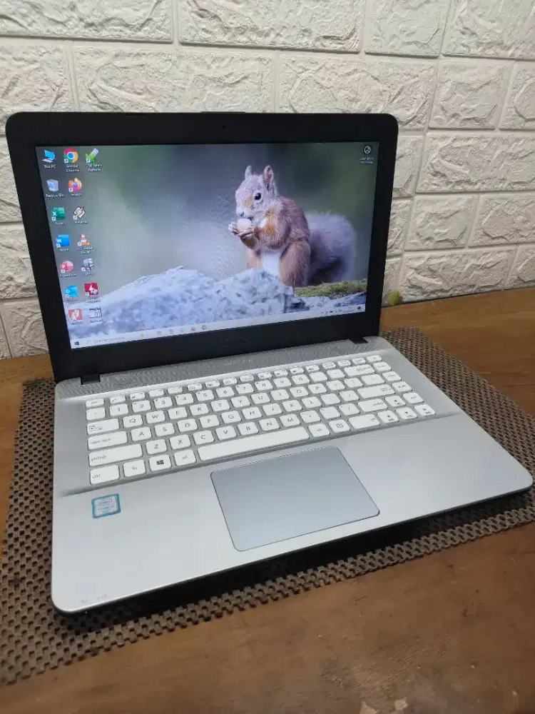 Asus X441U intel Core i3 Gen-6 (8/128+500gb) 14 inch MULUSS
