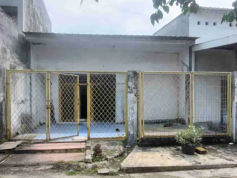 Dijual Rumah Lama Hitung Tanah di Taman Modern, Jakarta Timur! Murah; Hrga 950jt, Nego!