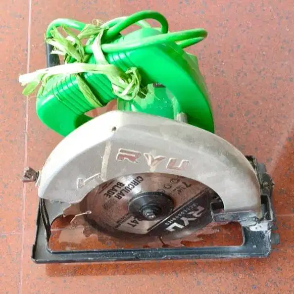 CIRCULAR SAW RYU