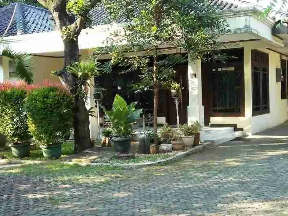 Dijual Rumah Luas Hook dekat stasiun dan Pasar Minggu, Jakata Selatan