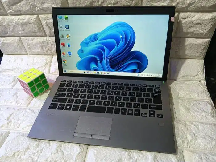 Laptop SONY VAIO Core i5 Gen8 Ram 8GB 13.3inch N-RTA