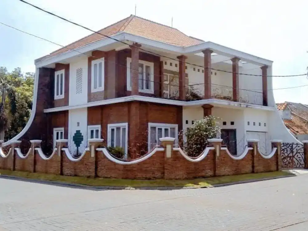 Rumah Citraland Utara•Hadap Selatan - Barat