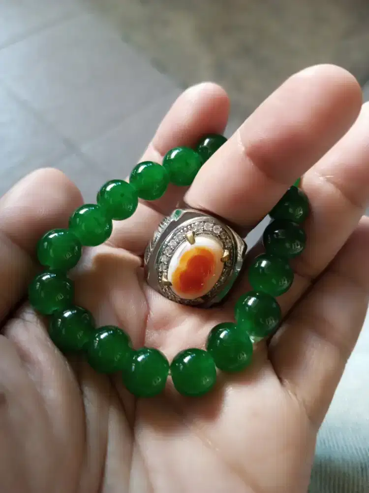 Batu Motif ANGK 8 dan Hadiah Gelang ijo