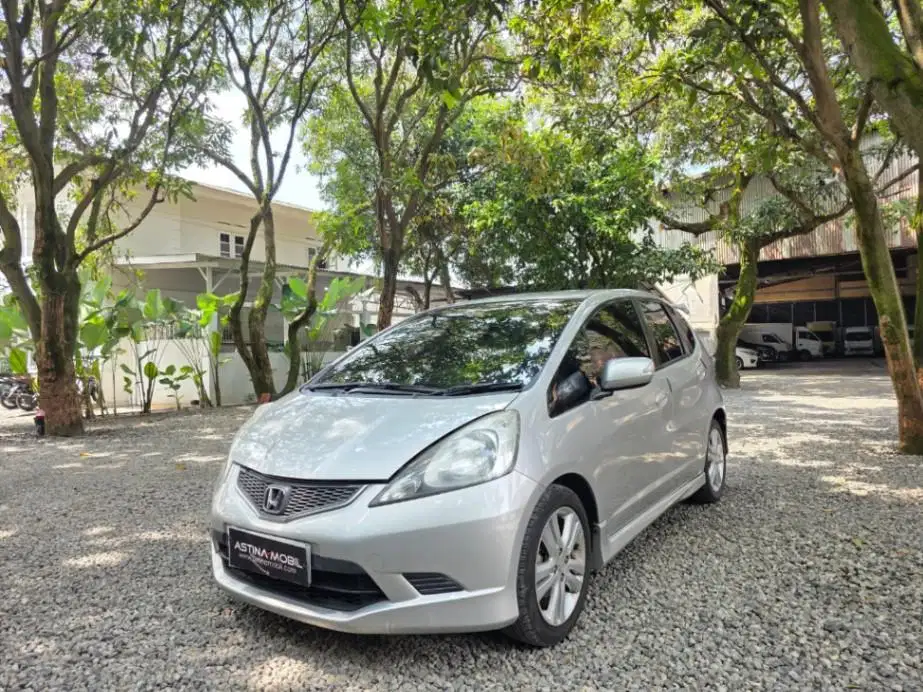 Honda Jazz 1.5 RS AT Matic 2010 ASTINA MOBIL Jazz E No Yaris
