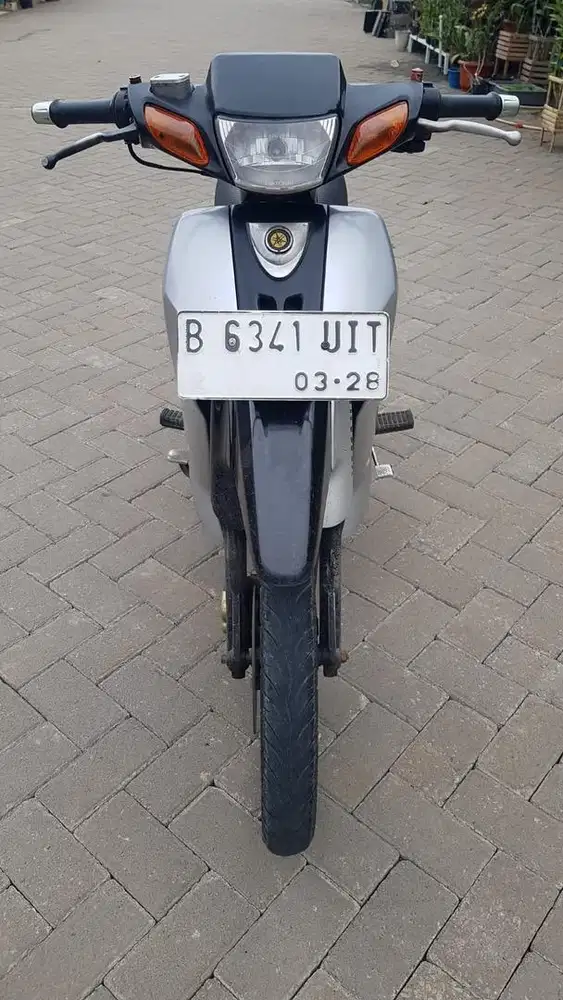 Si belalang tempur F1ZR 2002