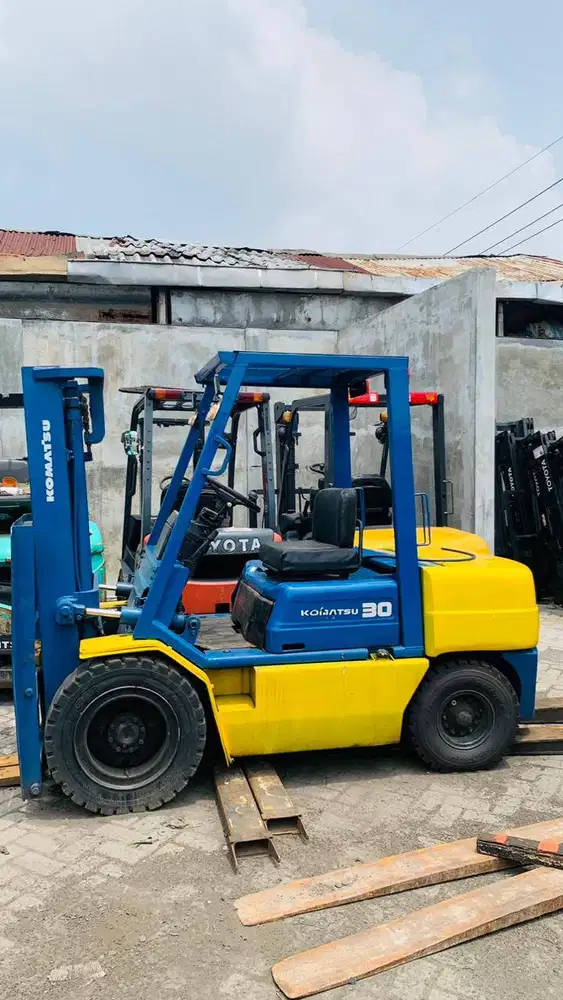 Ready Komatsu Patria 3 Ton Mast 3 Meter Langsung Pemilik