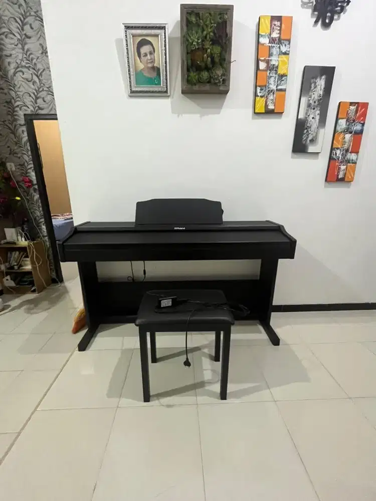 Piano elektrik Roland RP102