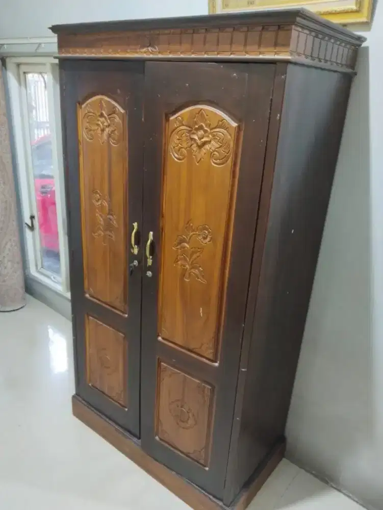 Dijual lemari kayu jati bagus, kuat dan kokoh (nego tipis)