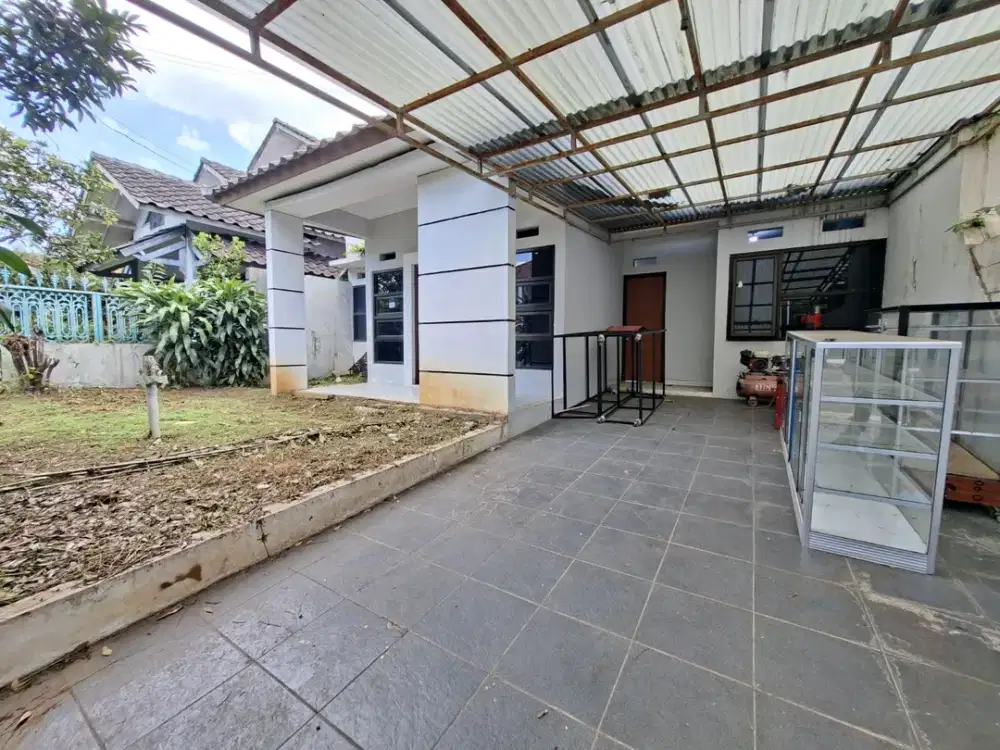Jual TANAH BONUS BANGUNAN/rumah di Komplek Elit Soekarno Hatta Bandung harga Murah Mendekati NJOP ada kolam renangnya