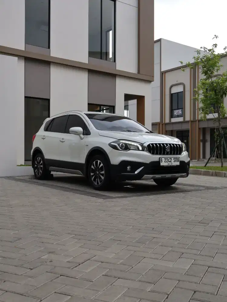 Suzuki SX4 S Cross 2019 KM 64 RB putih
