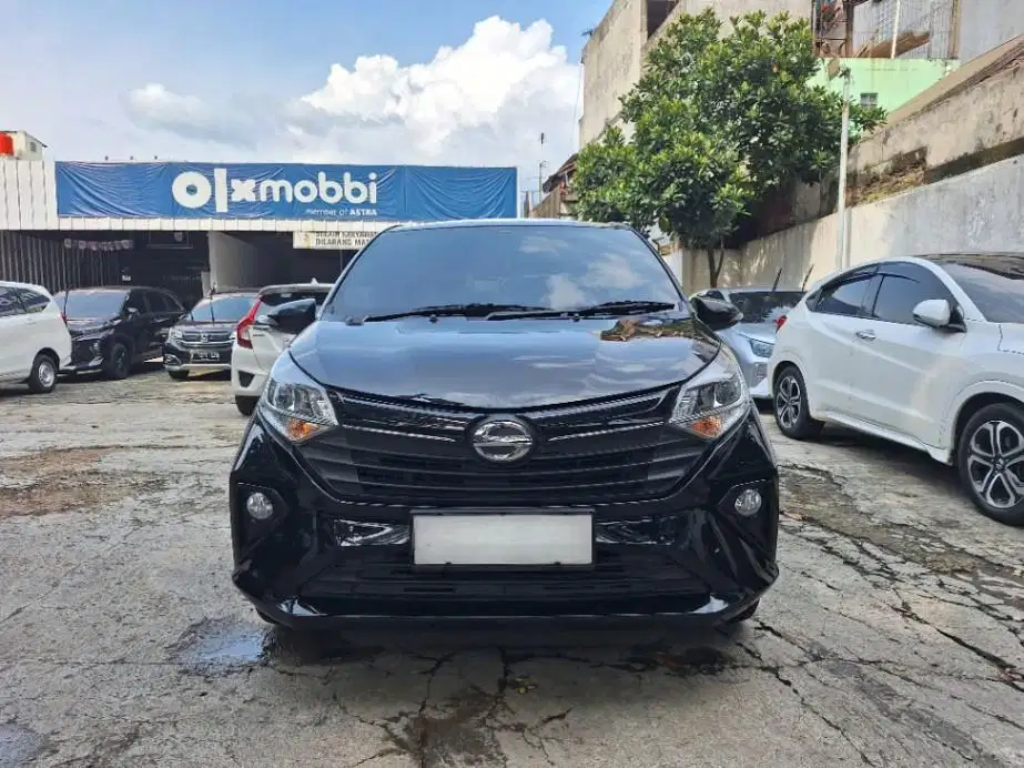 DP MURAH Daihatsu Sigra 1.2 R Bensin-AT 2023 Hitam CSAZD