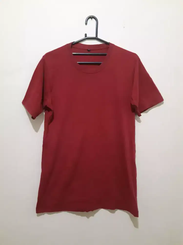 KAOS POLOS MERAH MAROON SIZE L BAHAN COTTON COMBED 24S