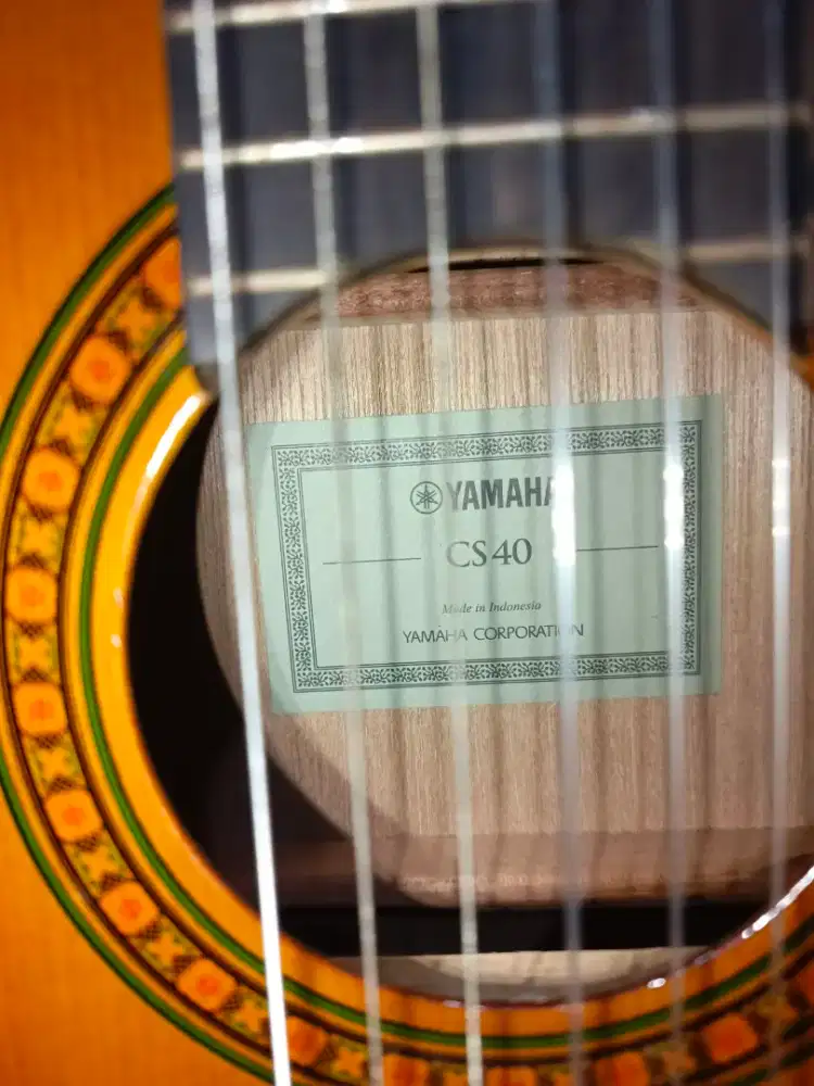 Gitar yamaha CS40