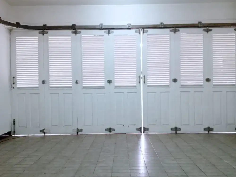 DISEWAKAN RUMAH STRATEGIS KAWASAN BISNIS PERKANTORAN SANGAT STRATEGIS KAWASAN PASAR MINGGU JAK-SEL