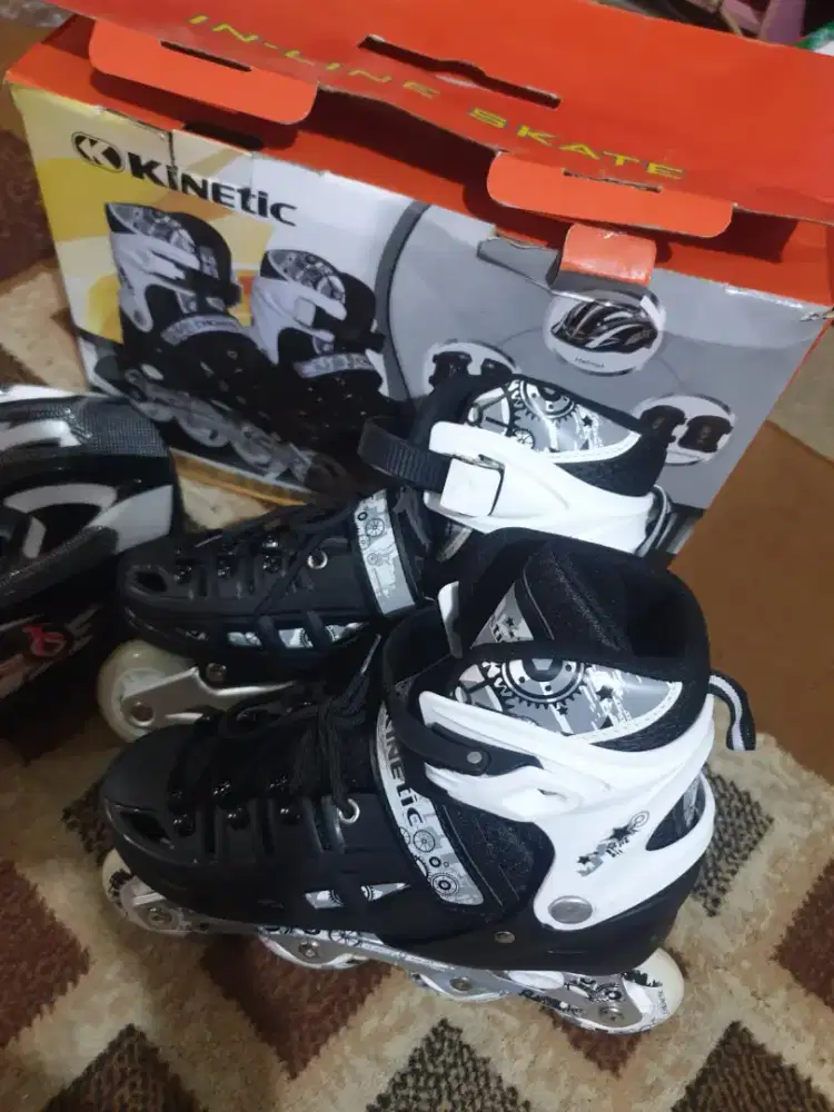Sepatu roda inline skate ukuran M anak 35 - 38 Kinetic