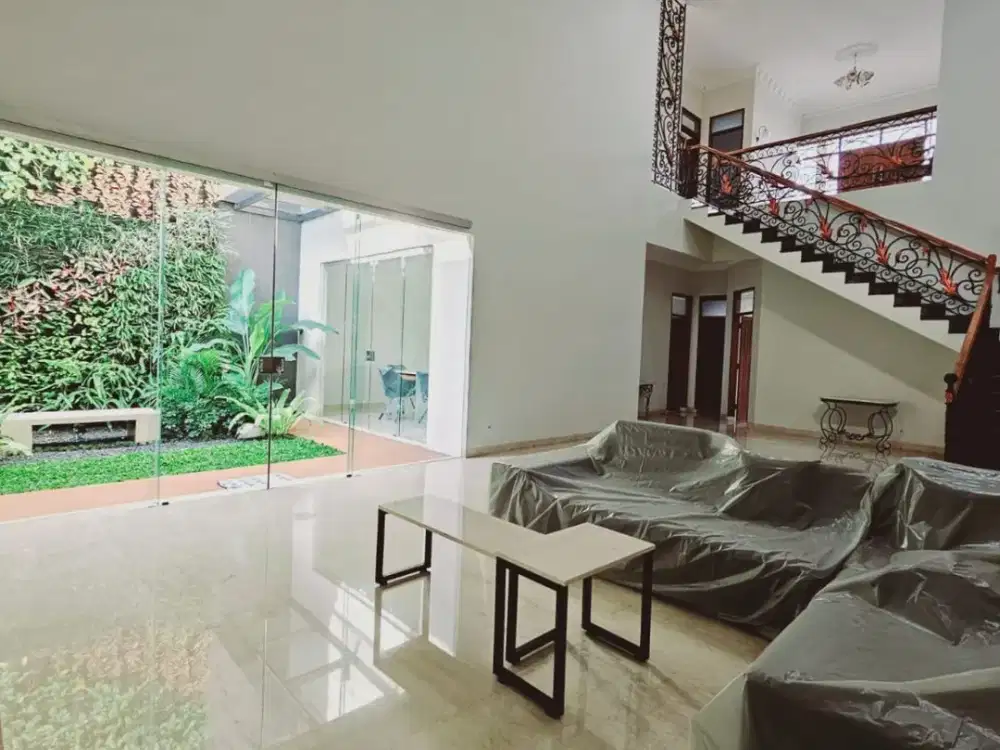 Rumah 2 Lantai Cantik Siap Huni di Singgasana Pradana Bandung