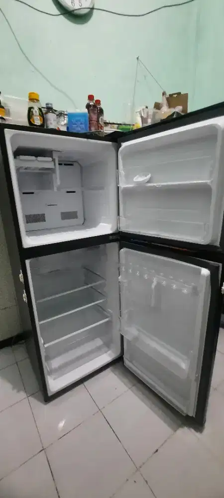 Kulkas sharp 2 pintu tidak dingin