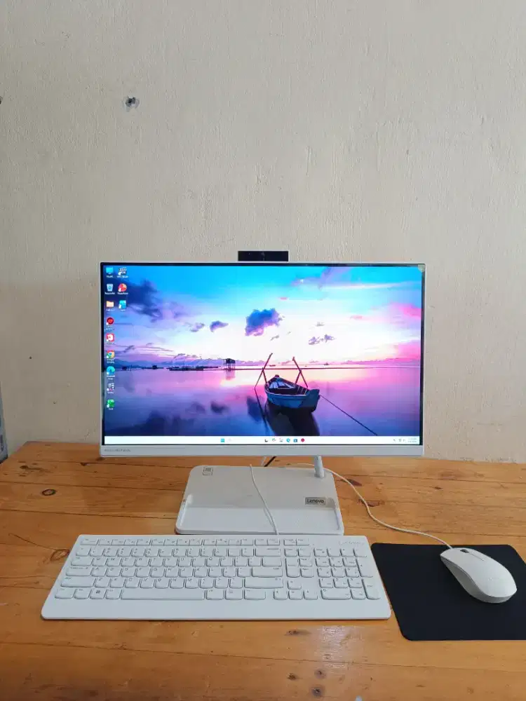 ALL IN ONE PC LENOVO AMD 3020E (8/256GB) KONDISI NORMAL & MULUS