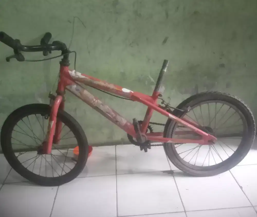 Sepeda BMX ukuran 18