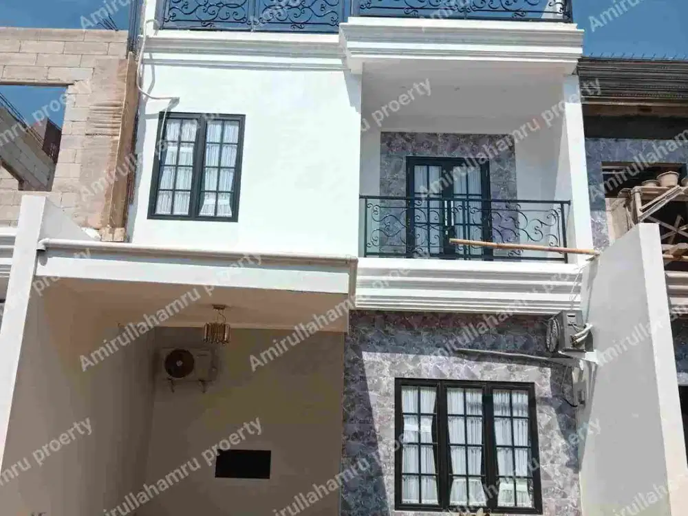 Rumah baru dalam perumahan 3 Lantai + rooftop dengan view Matahari pagi.