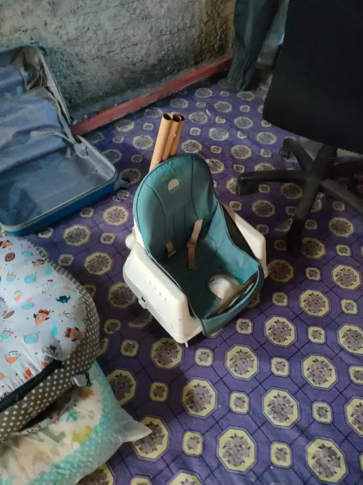 Tempat duduk  bayi
